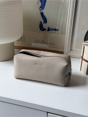 Monos Metro Toiletry Case small vegan leather (ivory color )